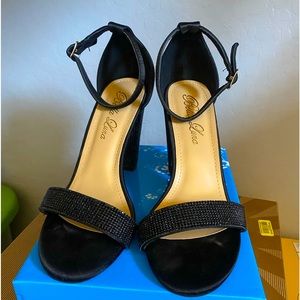 Heels size 8 black
